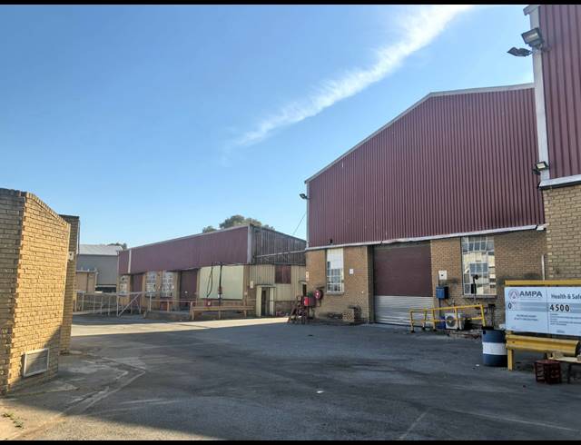 9,058M² BUILDING FOR SALE IN TUNNEY